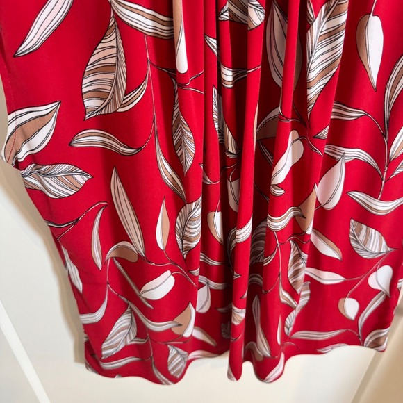 Liz Claiborne Red Floral Leaf Print Blouse Top Womens XL Cap Sleeve Pleated Neck - Picture 3 of 4